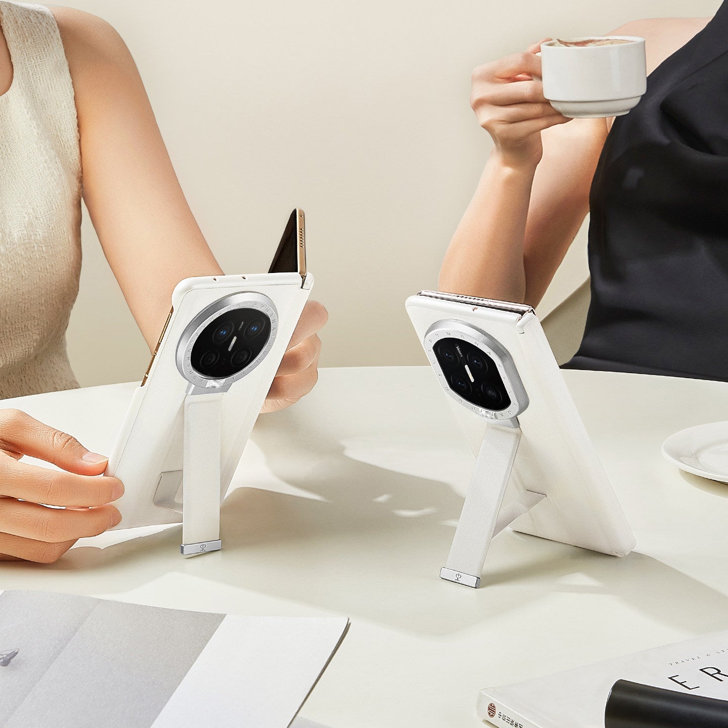 PYNANA Jewelry Aesthetics & Handcraft Holding Stars Wristband Stand Leather Case Cover with Axis