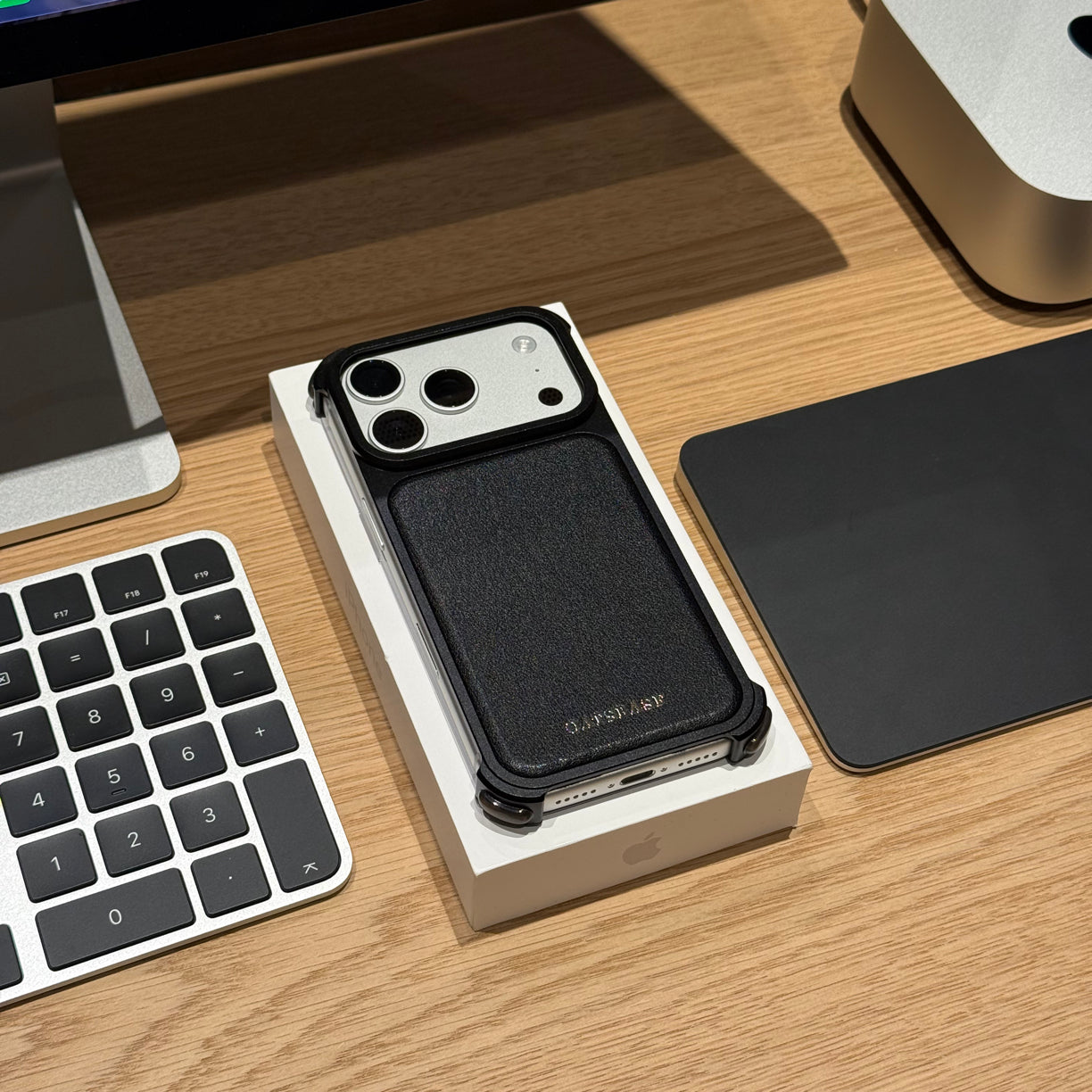 Oatsbasf Armour MagSafe Aluminum Bumper Genuine Leather Air Cushion Shockproof Case Cover