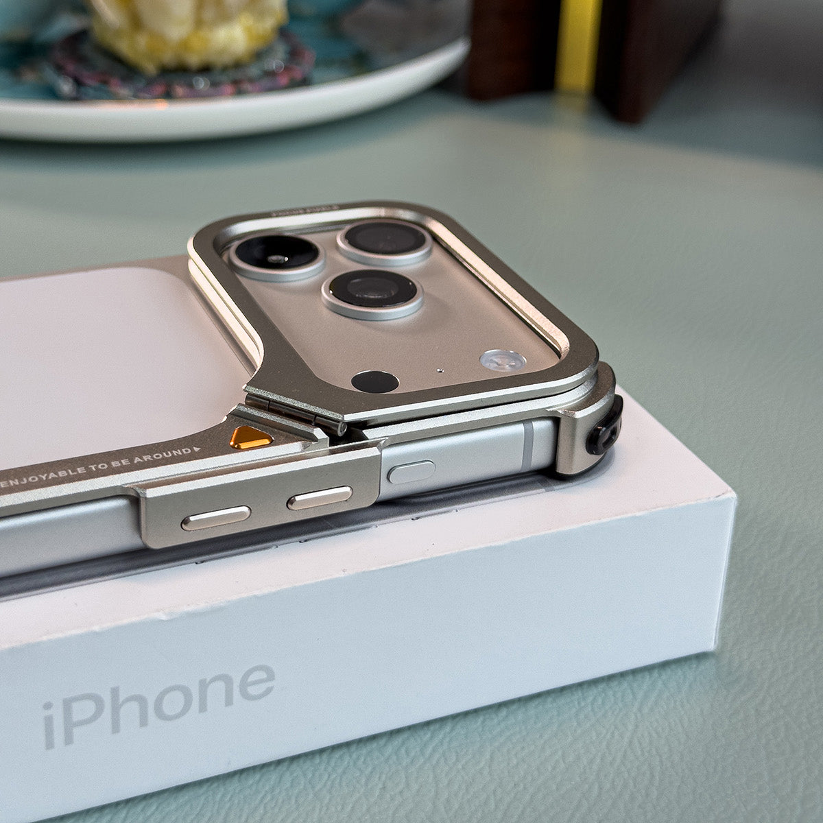 Oatsbasf 9 Shell Invisible Kickstand Air Cushion Shockproof Aluminum Metal Bumper Case Cover