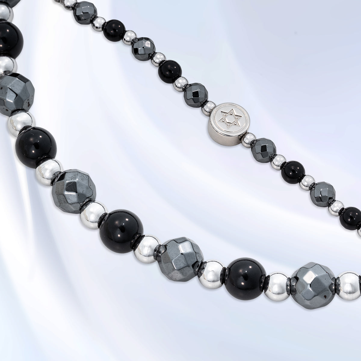 SwitchEasy LuxeLink Wrist Strap + Strap Card Phone Lanyard