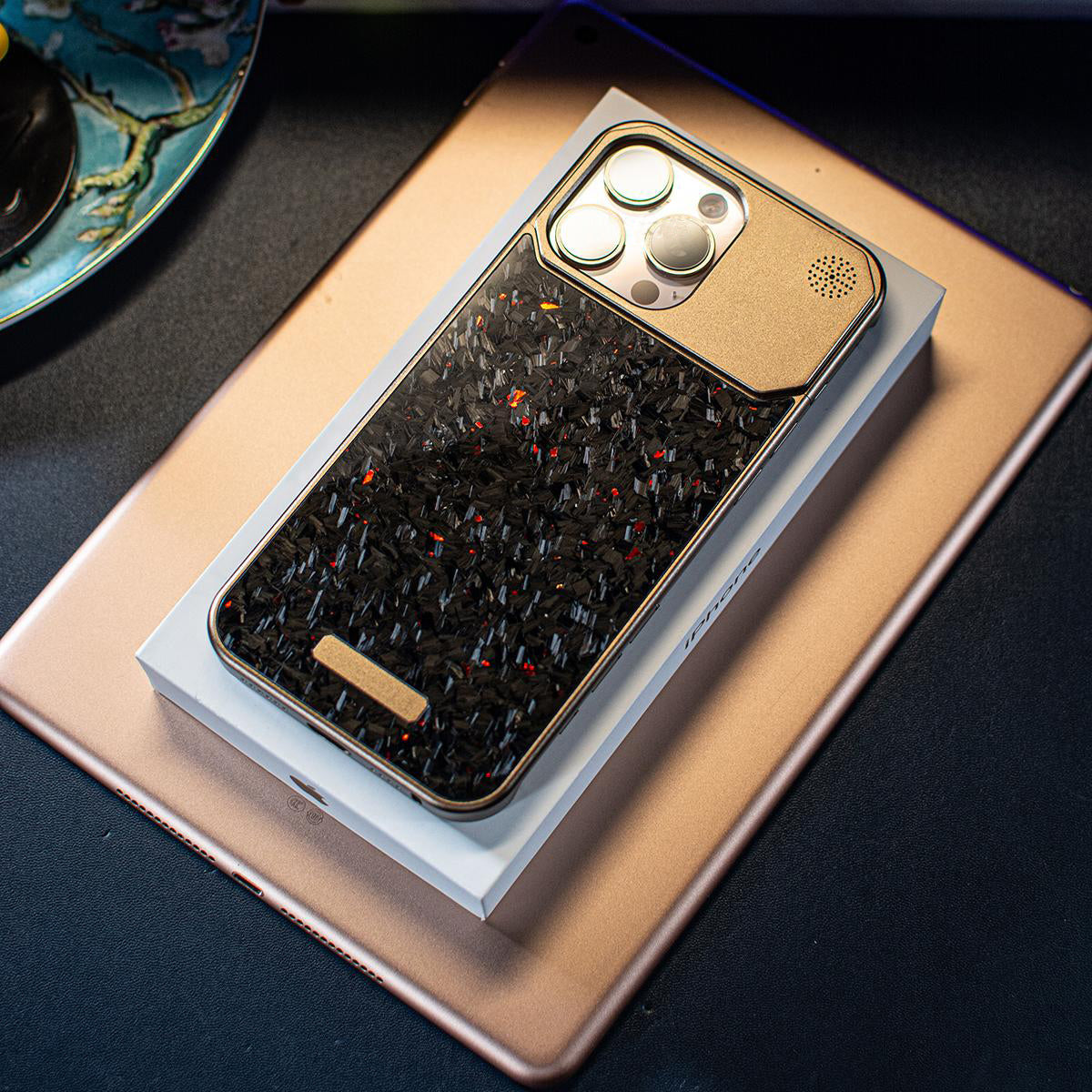 Armor King MagSafe Aluminum+Forged Carbon Fiber Heat Dissipation Aromatherapy Protective Cover Case