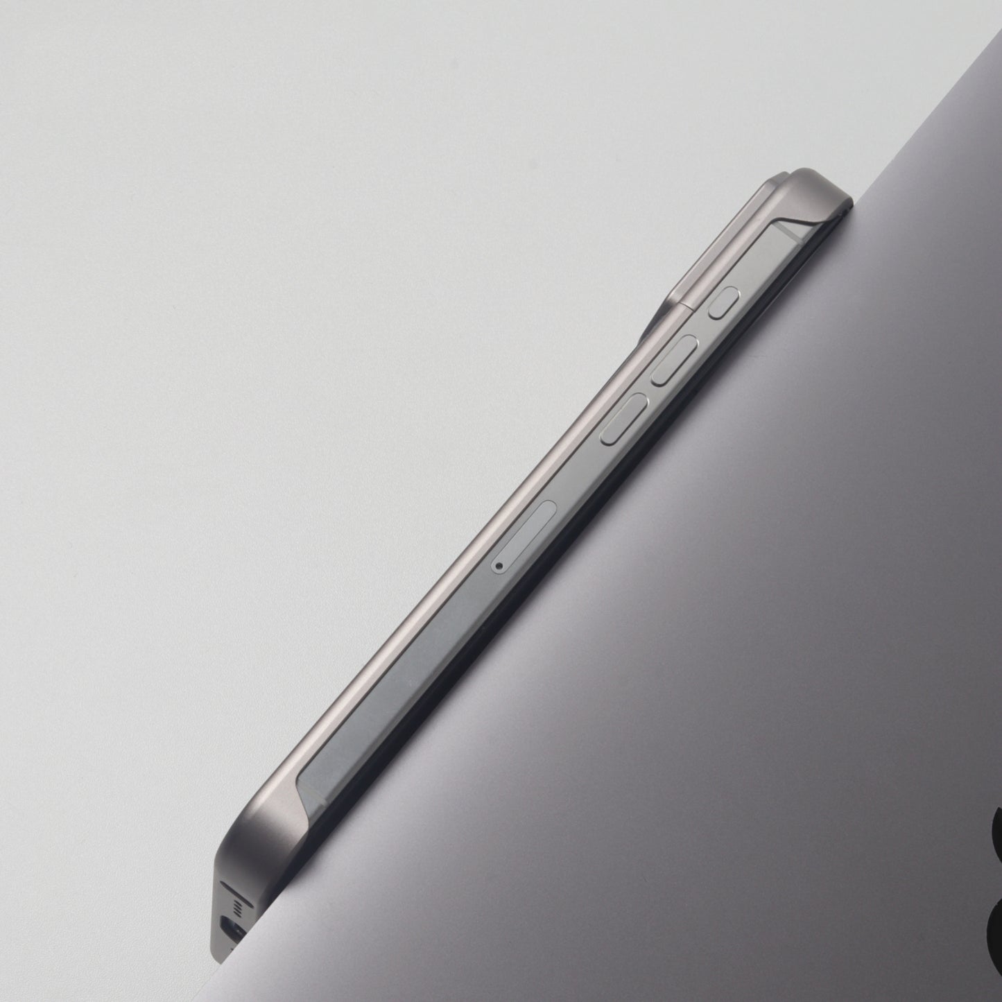 Armor King MagSafe Aluminum+Forged Carbon Fiber Heat Dissipation Aromatherapy Protective Cover Case