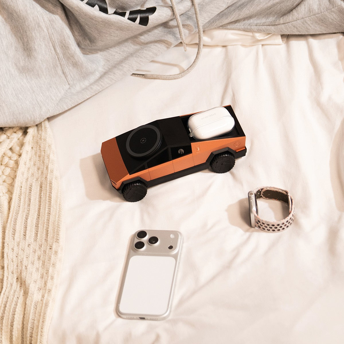 Armor King CyberDock 3-in-1 Wireless Charger + Car Model Ornament + Stand